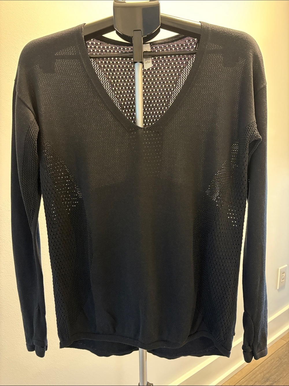 Lululemon Still Movement Sweater ~ 8 ~ Black